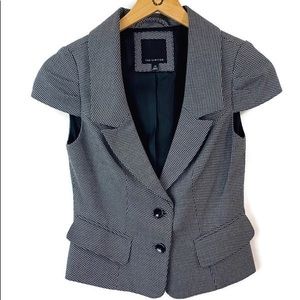 The Limited XS Black and White Cap Sleeve Vest